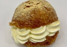 FASTELAVNSBOLLE MED MASCARPONE OG PASSIONSFRUGT-KARAMEL