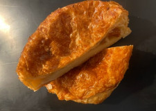 FASTELAVNSBOLLE MED ROSINER