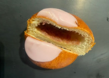 GAMMELDAGS FASTELAVNSBOLLE MED HINDBÆR